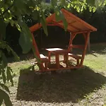 Rakos-patak Family House Garden & Free Parking 4*