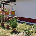 Guest house Rakos-patak Family House Garden & Free Parking 4*