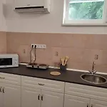Guest house Rakos-patak Family House Garden & Free Parking 4*