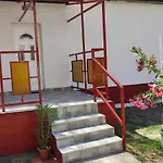 Rákos-patak Family House Garden&free Parking Penzion