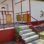 Rakos-patak Family House Garden & Free Parking Guest house