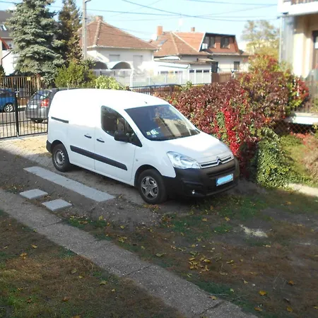 Rákos-patak Family House Affittacamere *
