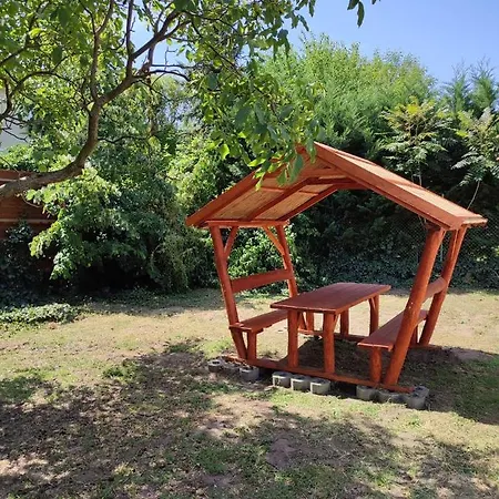 Rakos-patak Family House Garden & Free Parking Gæstehus Budapest