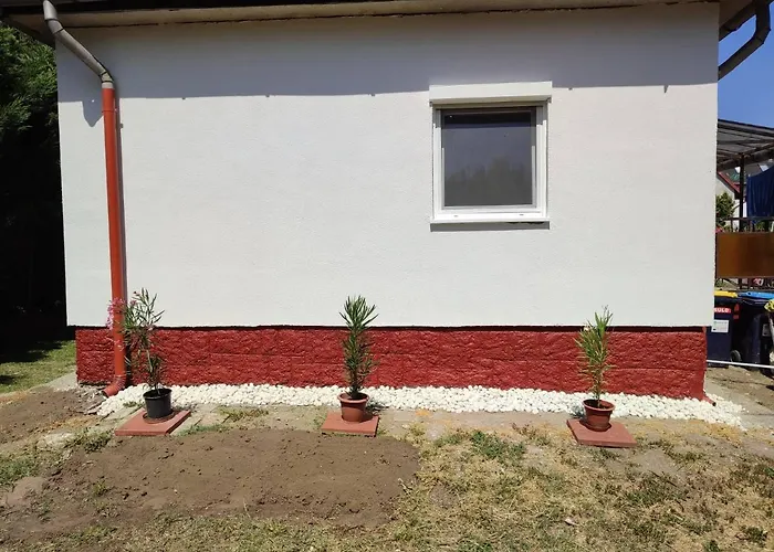 Rakos-patak Family House Garden & Free Parking 4*