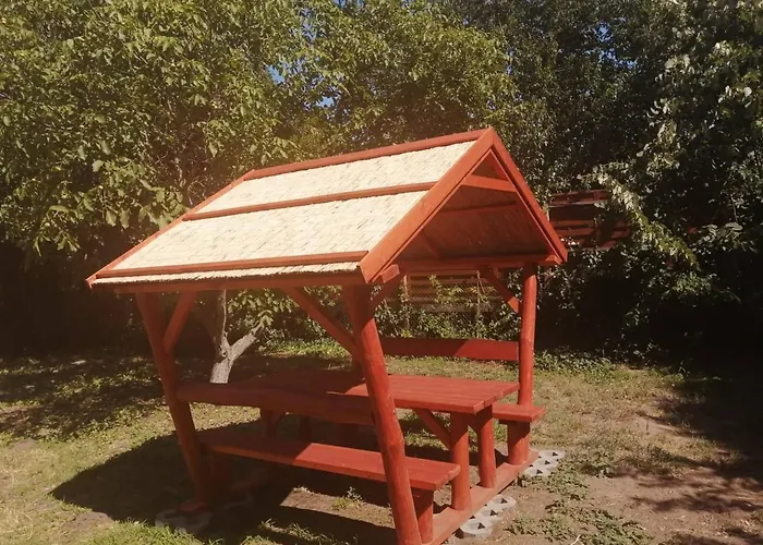 Rakos-patak Family House Garden & Free Parking 4*