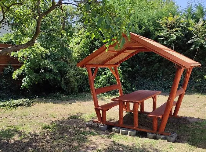 Rakos-patak Family House Garden & Free Parking Gæstehus Budapest