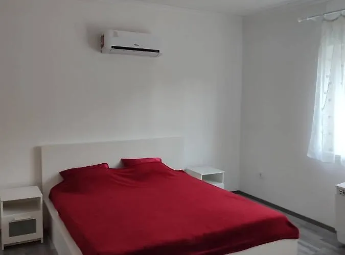 Rakos-patak Family House Garden & Free Parking Budapest
